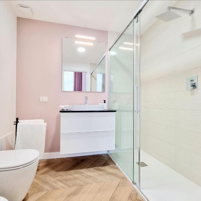 Glamour Suite by Accomodo - Deluxe Double Room - 15