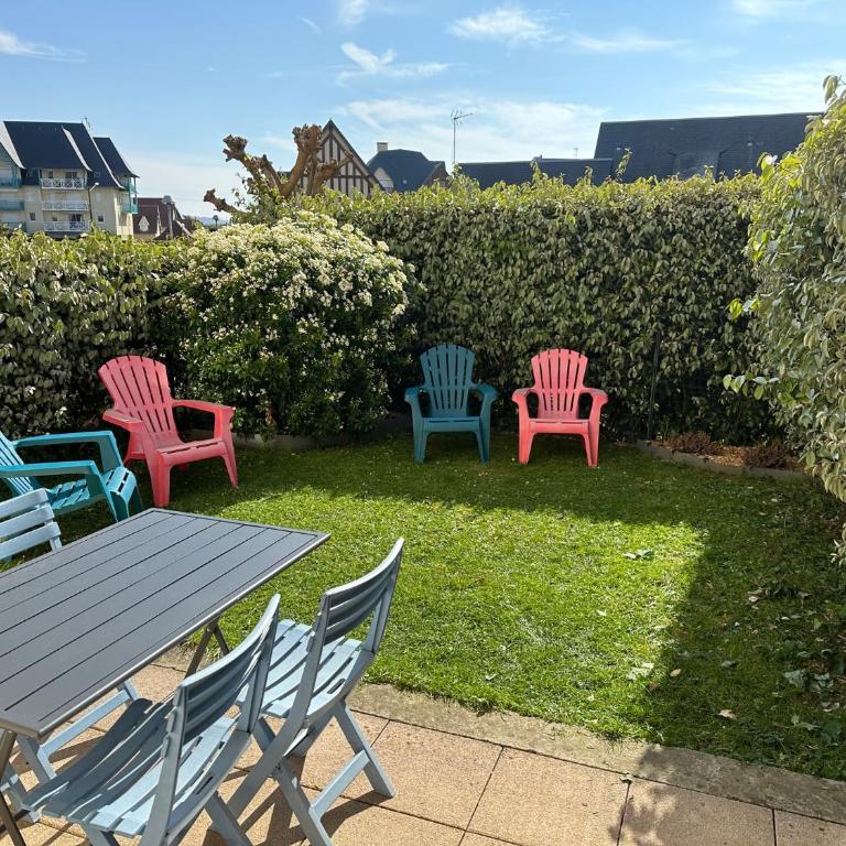 2 PIECES JARDIN, ACCES DIRECT MER ET PROCHE THALASSO - Appartement - 1