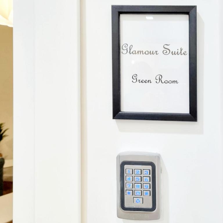Glamour Suite by Accomodo - Comfort Quadruple Room - 34