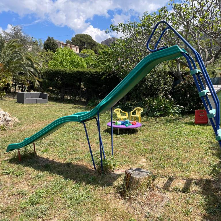 Large private garden, quiet 2-bedroom apartment, air conditioning, wifi, parking - Appartement - 53