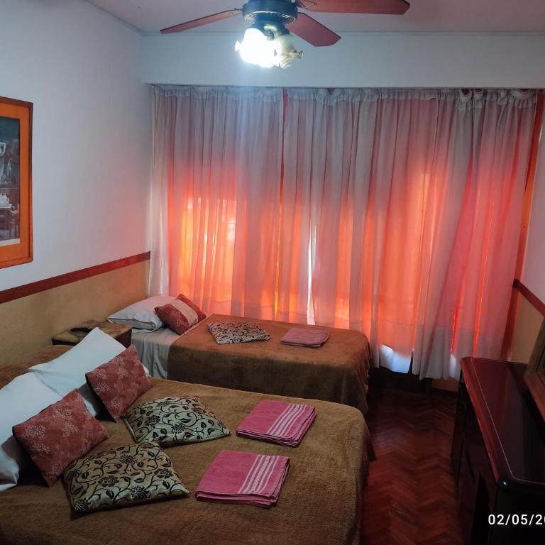 hostel olivos - Habitación Cuádruple Clásica - 2
