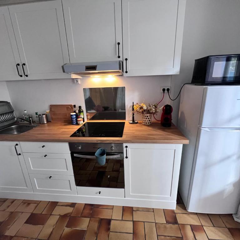 Sympathique studio en Rez de jardin dans résidence - Appartement 1 Chambre - 2