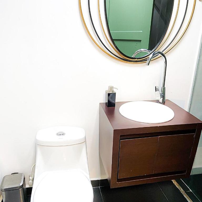 Manila House With Jacuzzi - Apartment - Split Level - 8