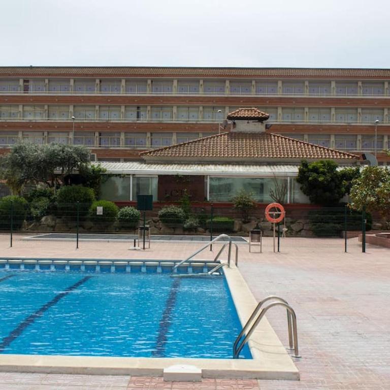 Alegre apto con piscina, a 300m de la playa. - Apartamento de 1 dormitorio - 8