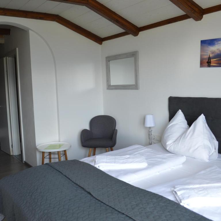 Jägerhotel - Familienzimmer (2 Erwachsene und 2 Kinder) mit Balkon oder Terrasse - 5