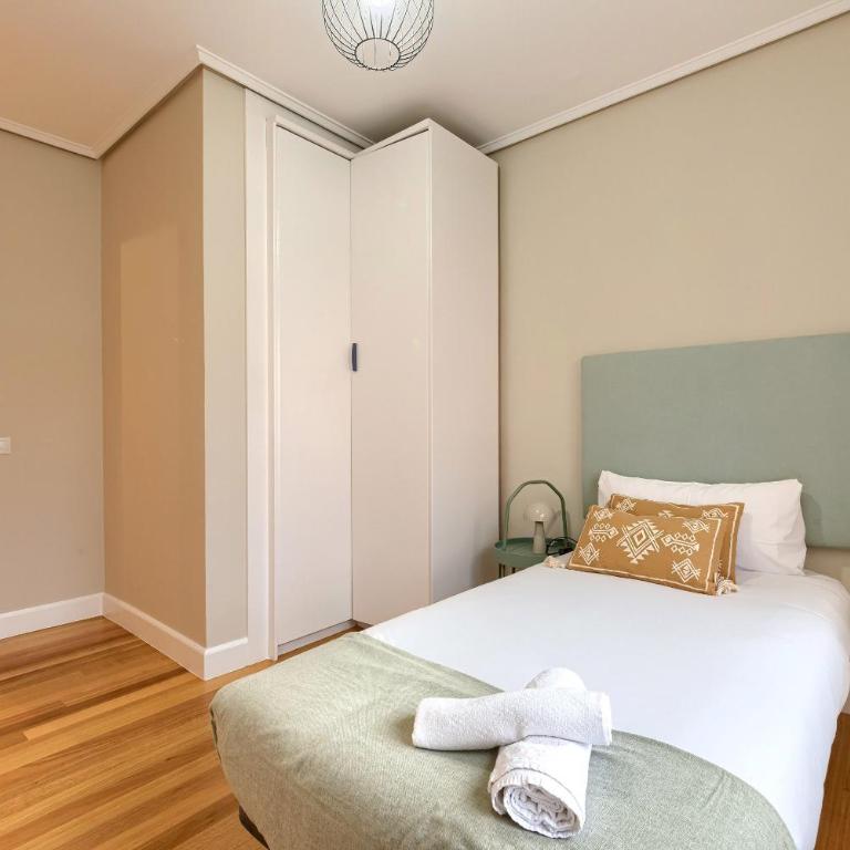 Vivienda turística reformada en zona residencial con garaje y wifi - Apartamento de 2 dormitorios - 19