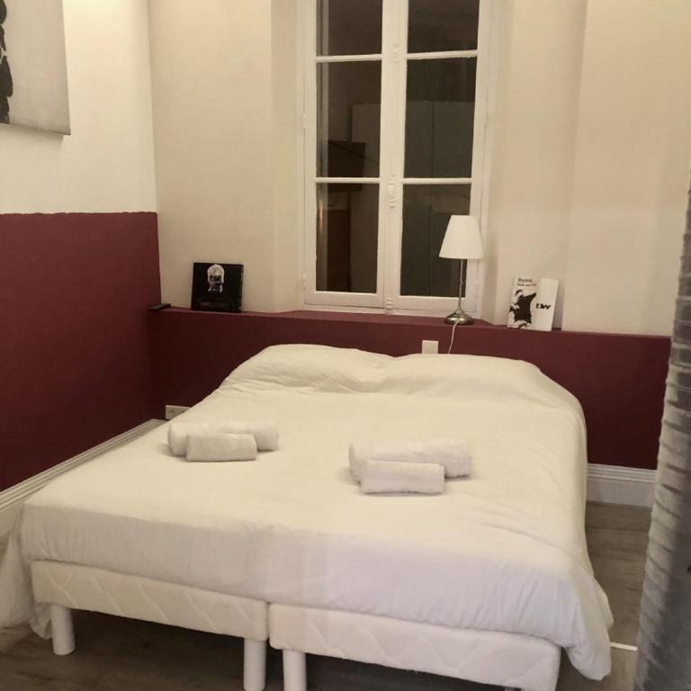 The Loft - Superb 2 bedrooms on top floor with terrace - 10min to Palais & Beach! - Loft - 35