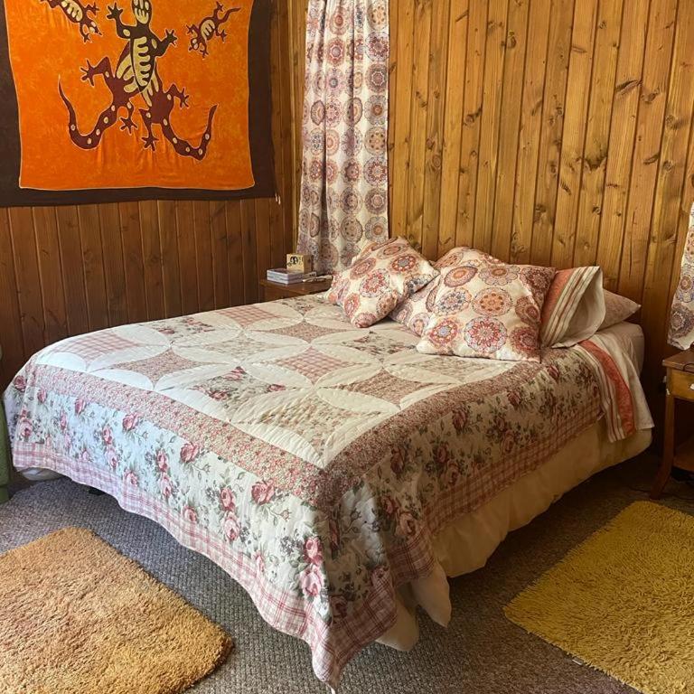 Cabaña del bosque con estero - Two-Bedroom House - 13