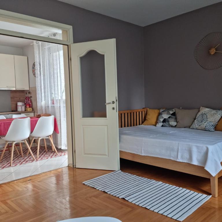Stan na dan "Irina" Banja Luka - Apartman sa Balkonom - 6