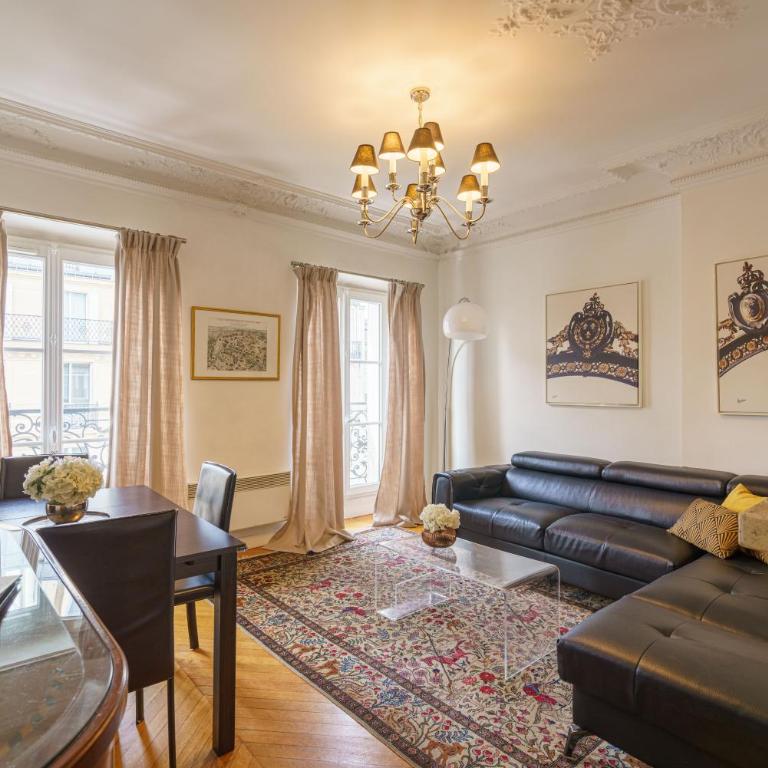Apartments Du Louvre - Le Marais - Two-Bedroom Apartment - 11