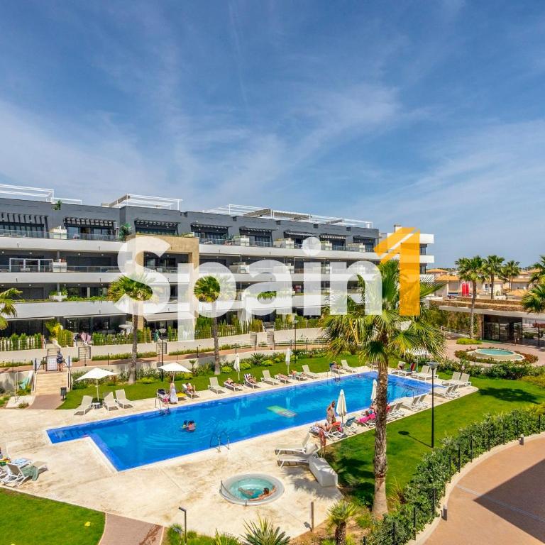 3 Bedrooms Apartment in flamenca Village with 3 Pools, sauna, gym and Jacuzzi - Three-Bedroom Apartment - 36