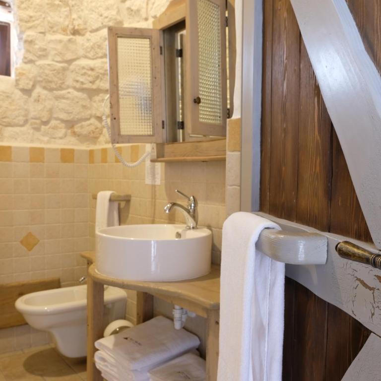 Trulli Holiday Albergo Diffuso - Suite Trullo - 14