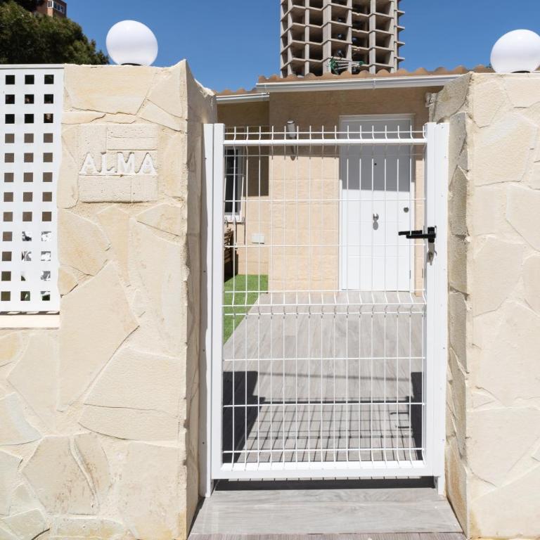 Apartamento ALMA con terreno privado y parking compartido - a 800m de Playa Poniente - Casa con 1 dormitorio - 5