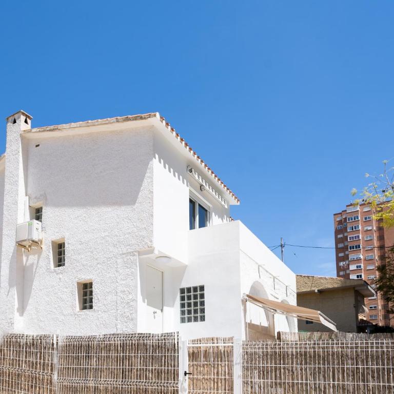 Casa MYA con terreno privado y parking compartido - a 800m de Playa Poniente - Casa con 1 dormitorio - 23