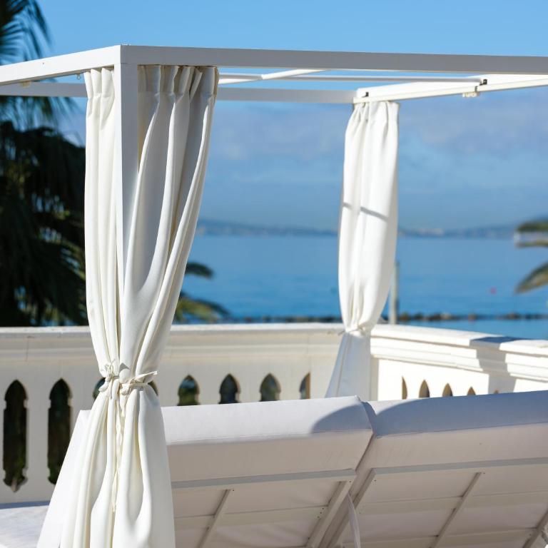 Hotel Ciutat Jardi - Twin Room with Panoramic Terrace and Sea View - 2