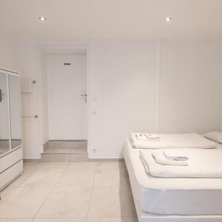 StayStay Guesthouse I 24 Hours Check-In - Habitación Doble con baño - 1 o 2 camas - 25
