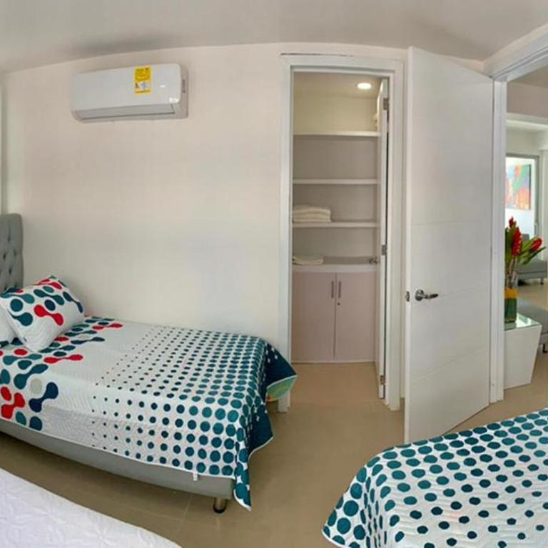 2 Bedroom Beachfront Apartment 2P1-Al2 With Pool And WIFI - Apartment - 26