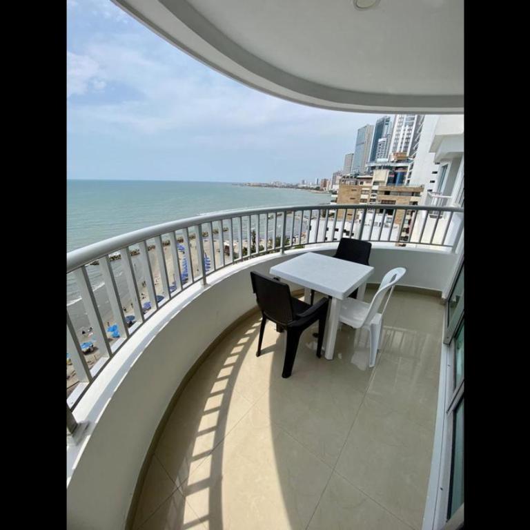 2 Bedroom Beachfront Apartment 2P1-Al With Pool And WIFI - Apartment - 1