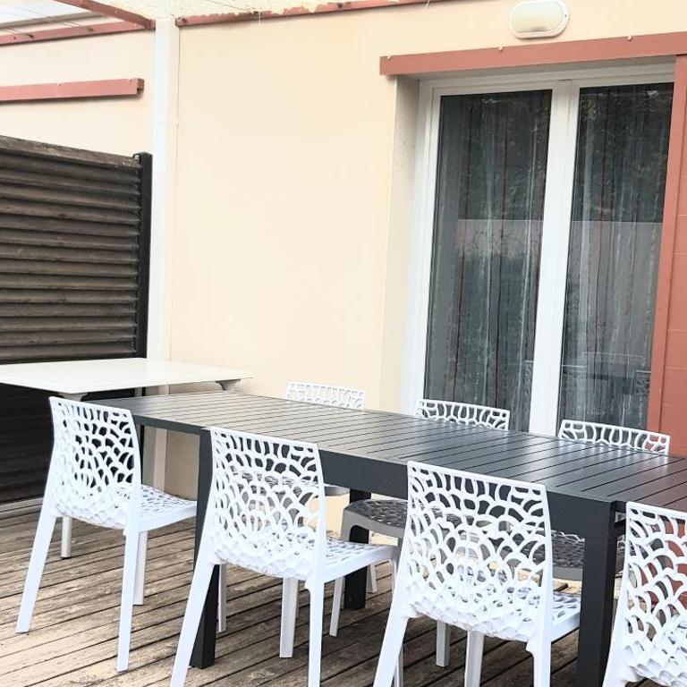 VILLA 6 à 8 personnes dans résidence de tourisme - Maison 3 Chambres - 20