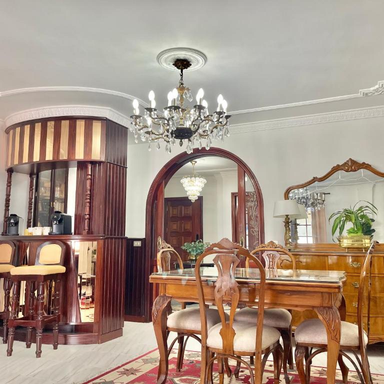 The Balcony House with FREE PARKING - Apartamento Deluxe - 41