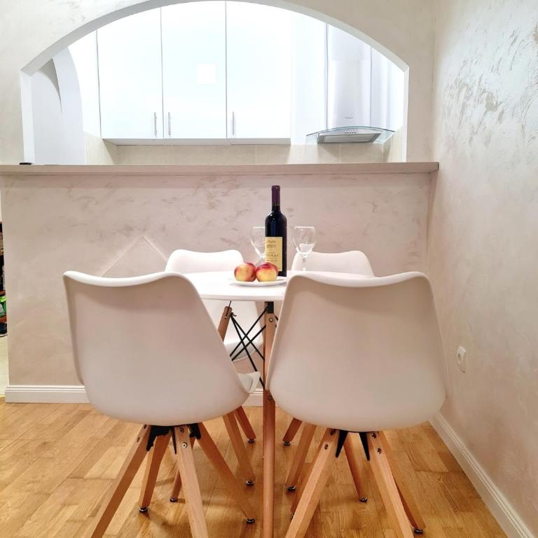 Becici Studio Apartment - Studio s King-sajz Krevetom i Sofom na Izvlačenje - 3