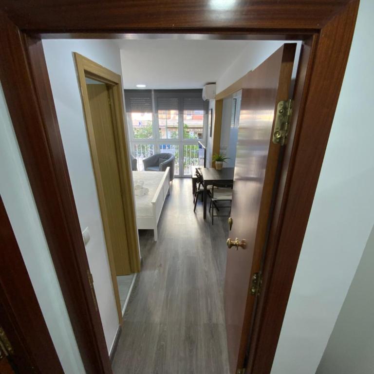 Reina Apartamentos - Estudio con cama extragrande - 5