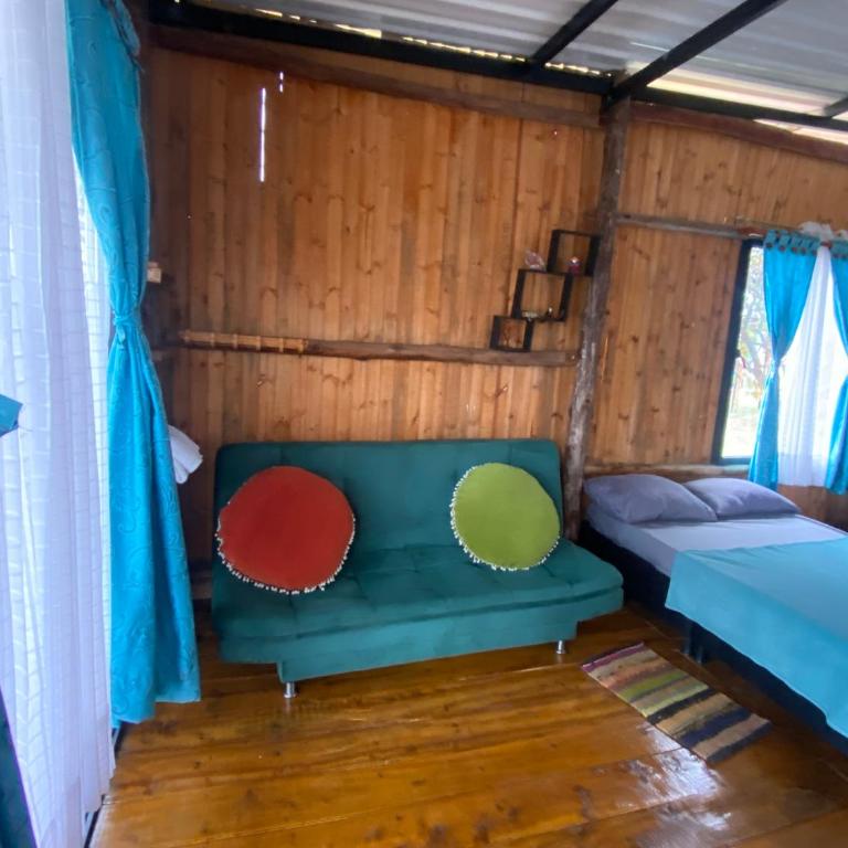 GLAMPING Y CABAÑAS EL MANÁ - Habitación Familiar con terraza - 3
