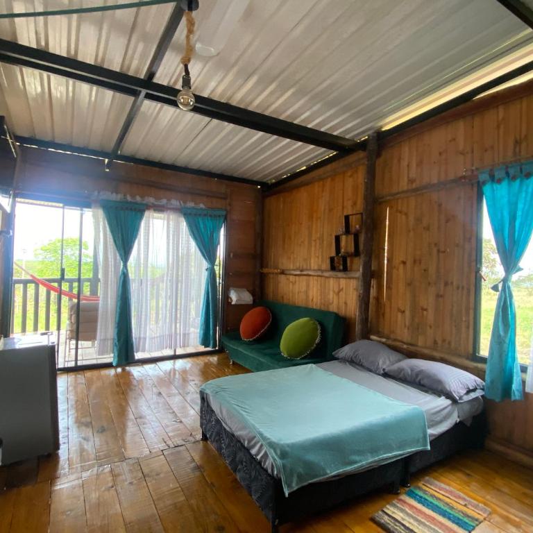 GLAMPING Y CABAÑAS EL MANÁ - Habitación Familiar con terraza - 6