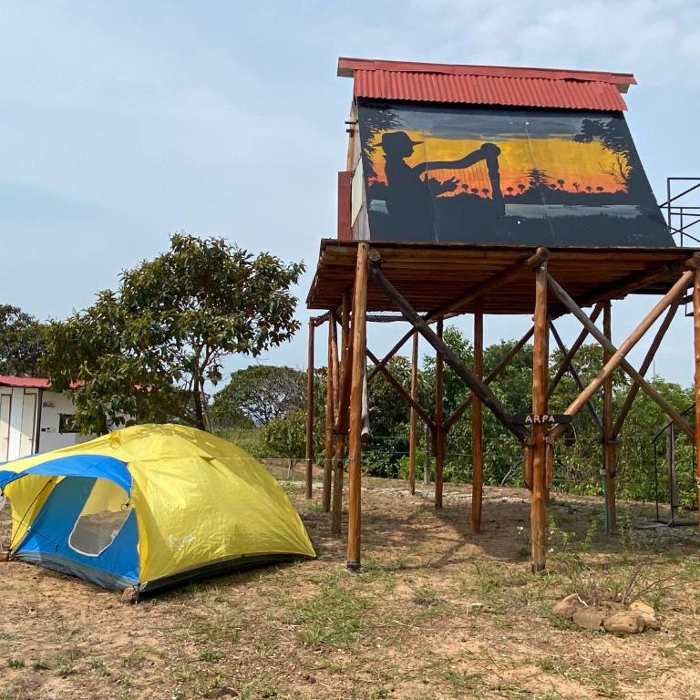 GLAMPING Y CABAÑAS EL MANÁ - Habitación con cama grande y bañera de hidromasaje - 9