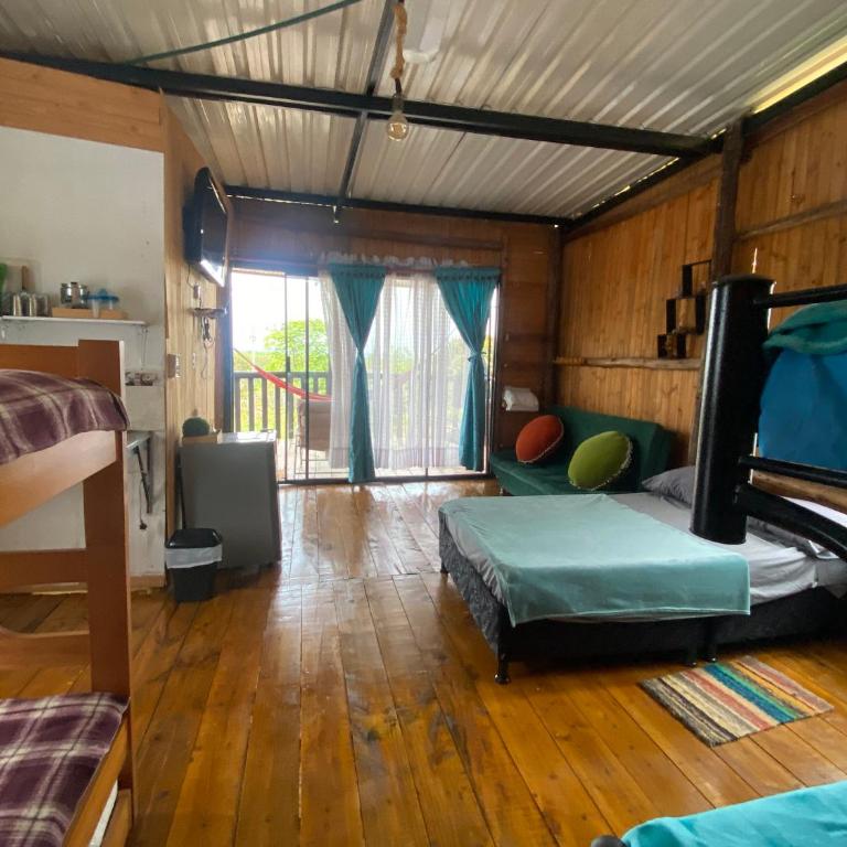 GLAMPING Y CABAÑAS EL MANÁ - Habitación Familiar con terraza - 13