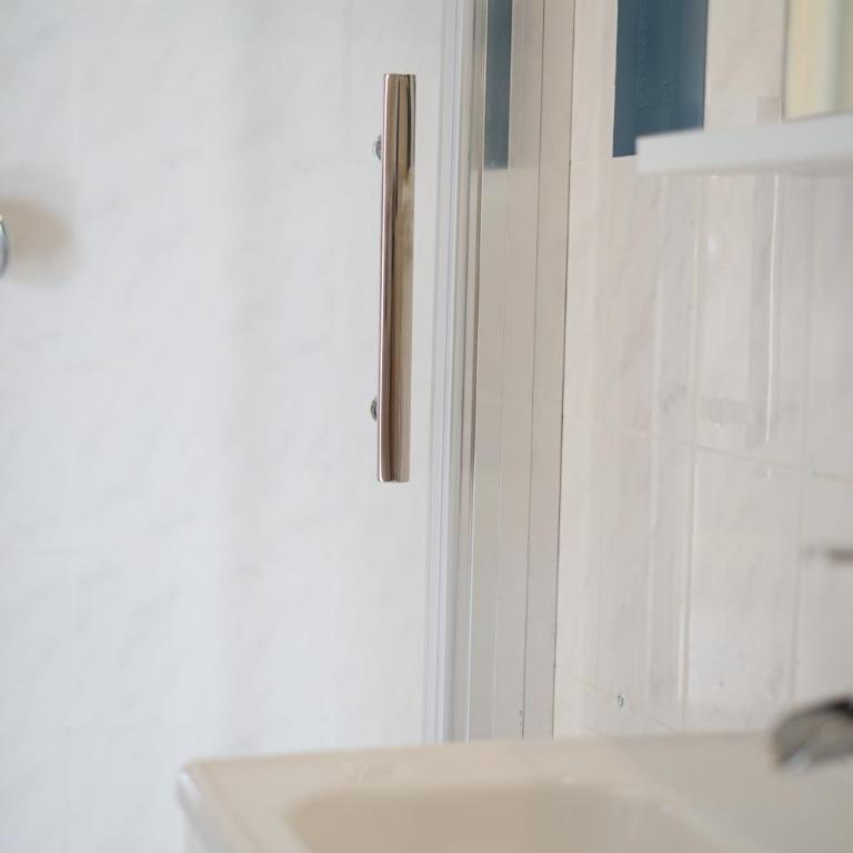 Les Volets Bleus - Chambre Double - Vue sur Piscine - 28