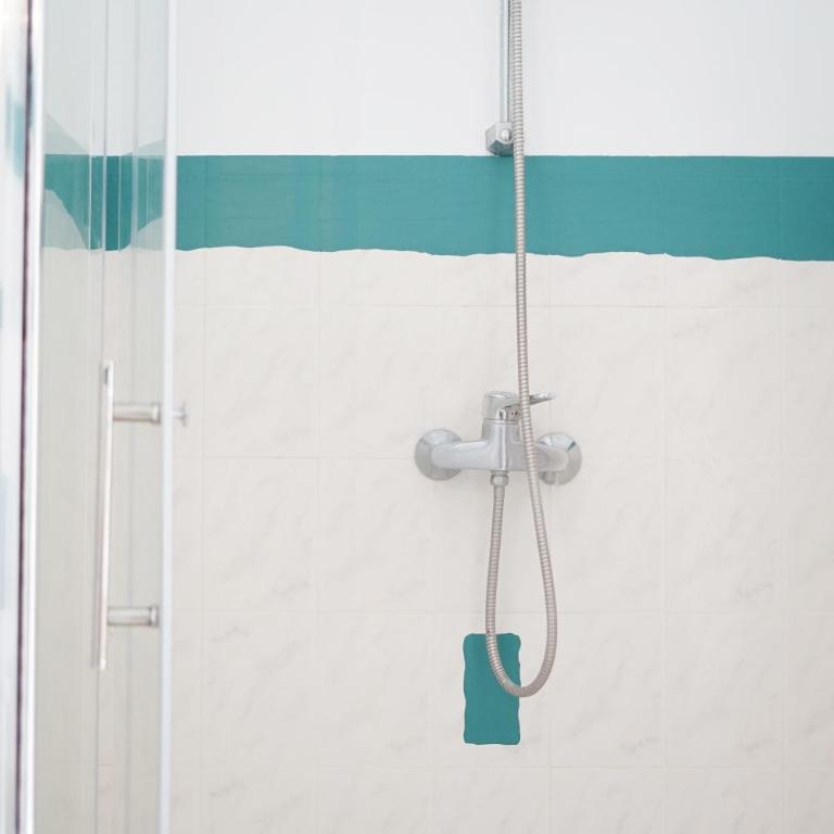 Les Volets Bleus - Chambre Double - Vue sur Piscine - 17