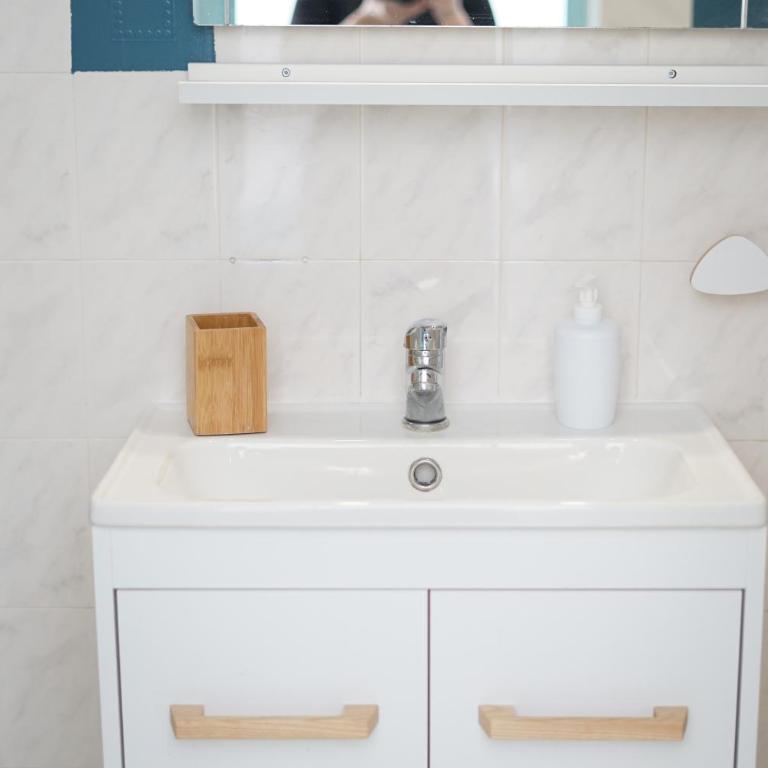 Les Volets Bleus - Chambre Double - Vue sur Piscine - 18