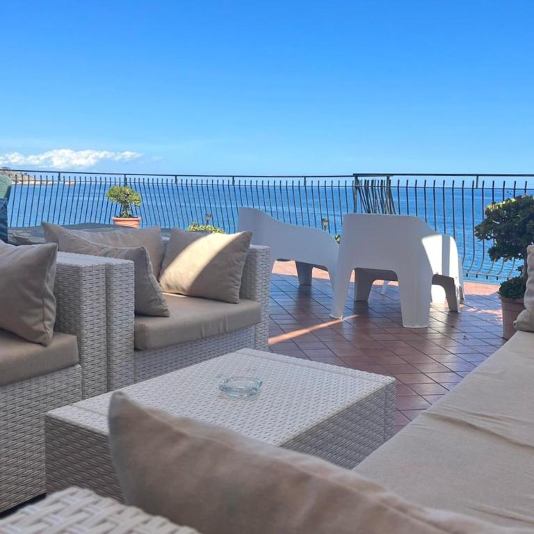 Miriam Sea Front Apartment Jacuzzi - Appartamento con 2 Camere da Letto e Vista Mare - 3