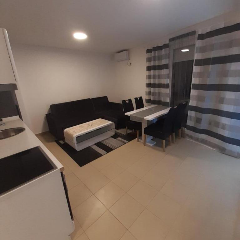 Apartmani Nina - Studio sa Balkonom - 4
