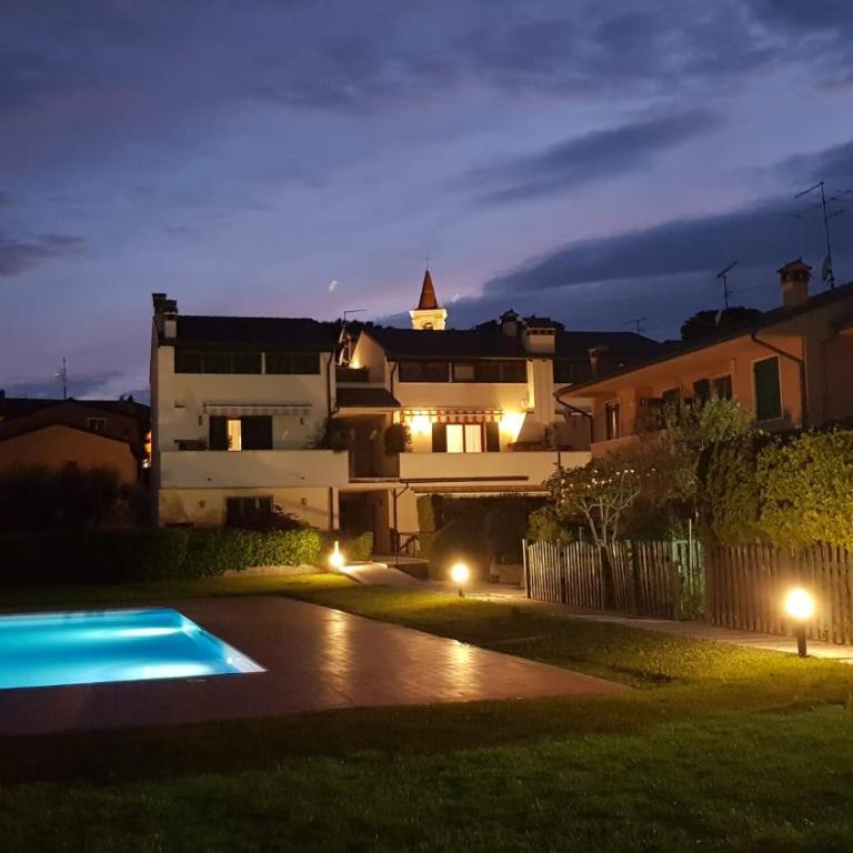 Private Garden Giardino Privato a Bardolino - House Amorino - Two-Bedroom Apartment with Private Garden - 25