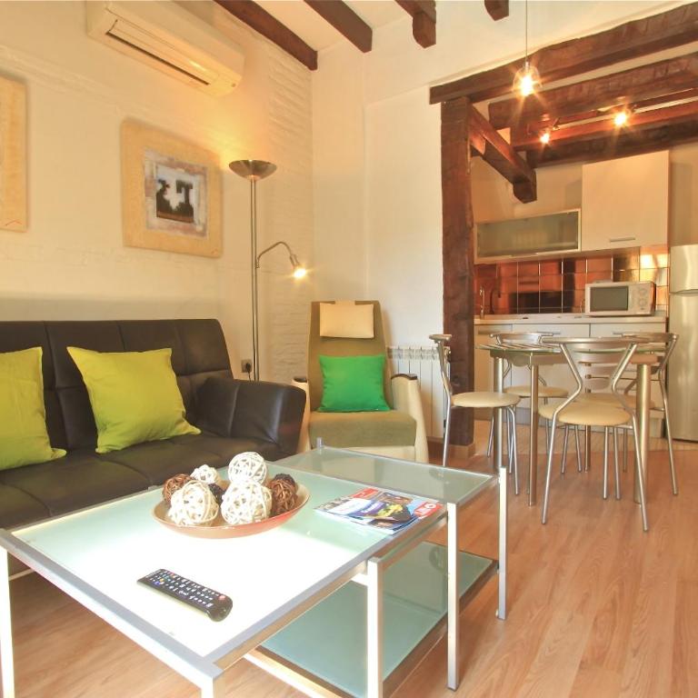 Apartamentos Nest Flats Alhacaba - Two-Bedroom Apartment (4 Adults) Plaza del Realejo 6 - 9
