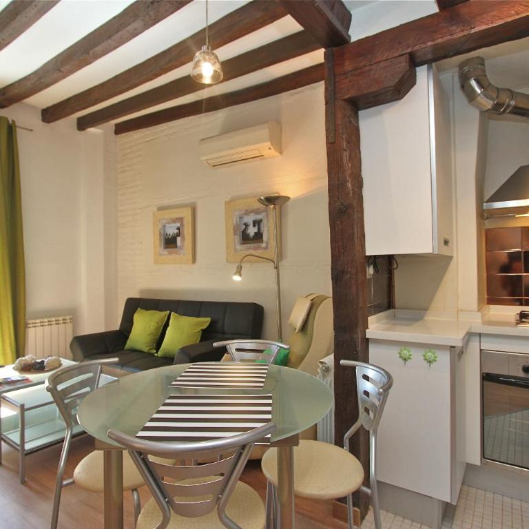 Apartamentos Nest Flats Alhacaba - Two-Bedroom Apartment (4 Adults) Plaza del Realejo 6 - 12