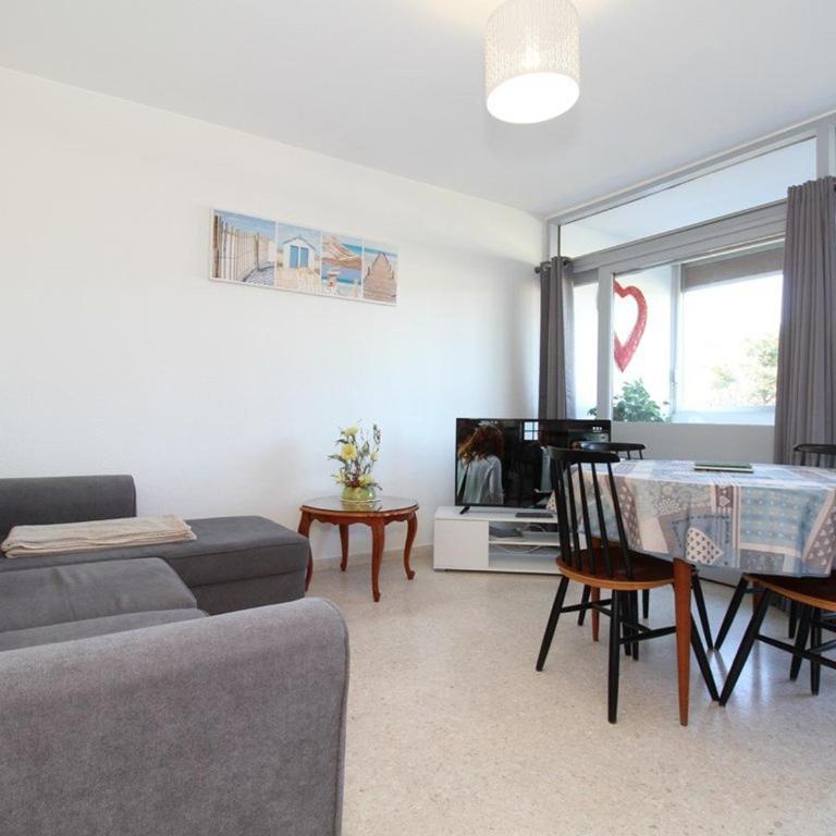 Bel Appartement T2 avec Loggia à 2 Min des Thermes, Wi-Fi, Classé 2 Étoiles - FR-1-553-211 - Apartment - 1