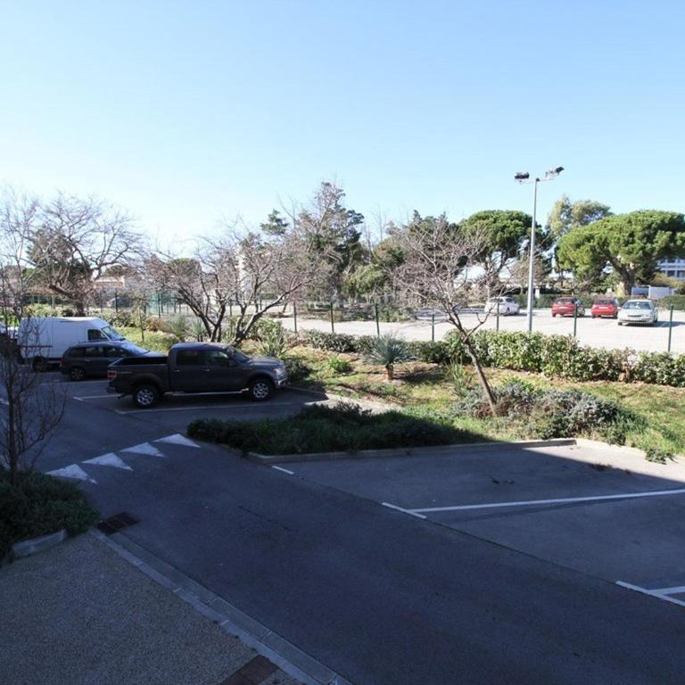 Bel Appartement T2 avec Loggia à 2 Min des Thermes, Wi-Fi, Classé 2 Étoiles - FR-1-553-211 - Apartment - 13