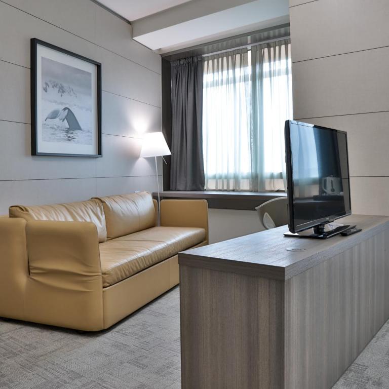 UNA Hotels San Vitale Bologna - Camera Superior Doppia con Letti Singoli con Divano-Letto - 3