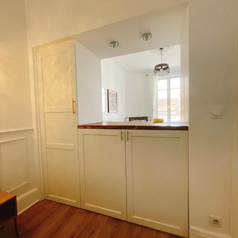 Villa muguette - coeur de Vichy- 2éme étage - Two-Bedroom Apartment - 12
