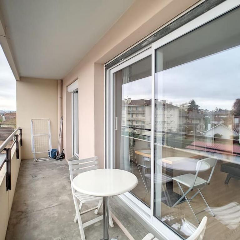 Bel appartement avec grand balcon et parking privé - Appartement 1 Chambre - 9