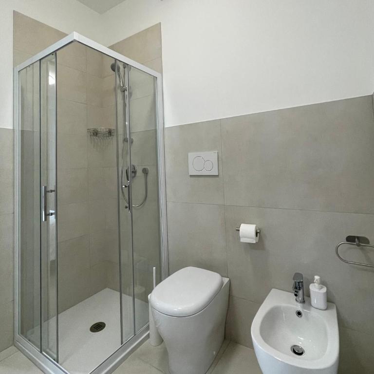 Carissimi 4 - Camera Matrimoniale con Bagno Privato - 3