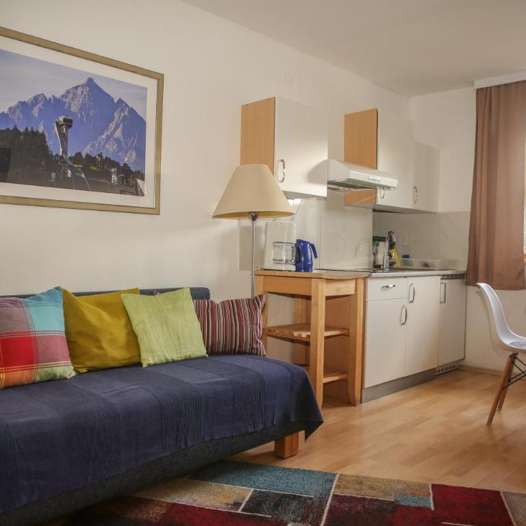 Hotel Sonnenhof - bed & breakfast & appartements - Apartment mit Balkon - 18