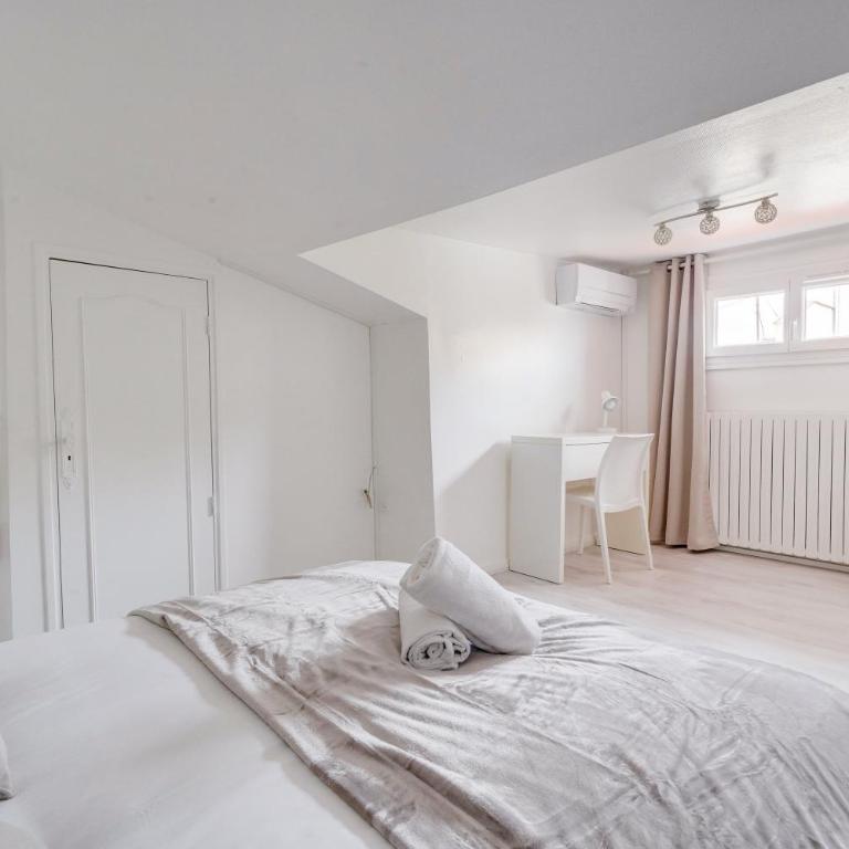 La Casa Bohème - Superbe maison avec parking privé - Maison 2 Chambres - 14