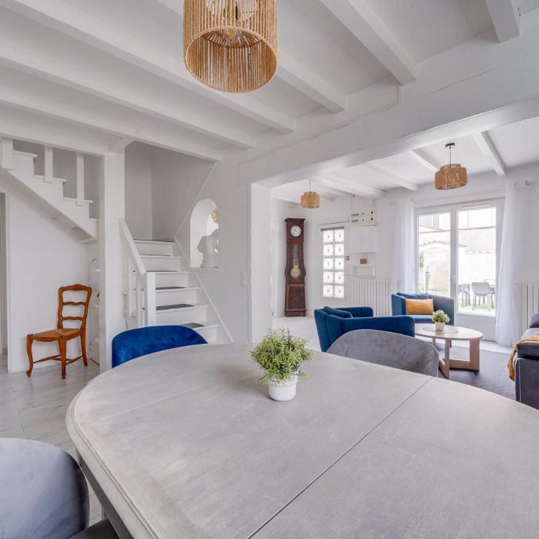 La Casa Bohème - Superbe maison avec parking privé - Maison 2 Chambres - 17