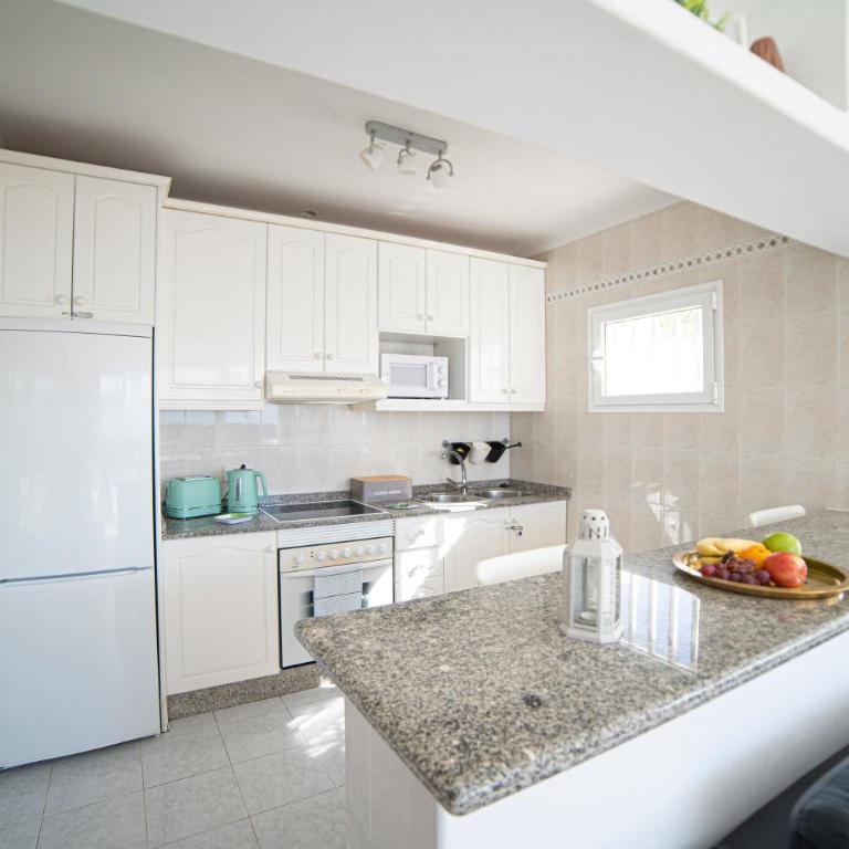 Villa Amigo - Three-Bedroom Villa - 18