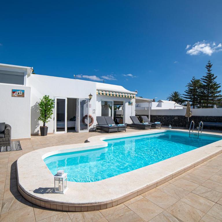 Villa Amigo - Three-Bedroom Villa - 4