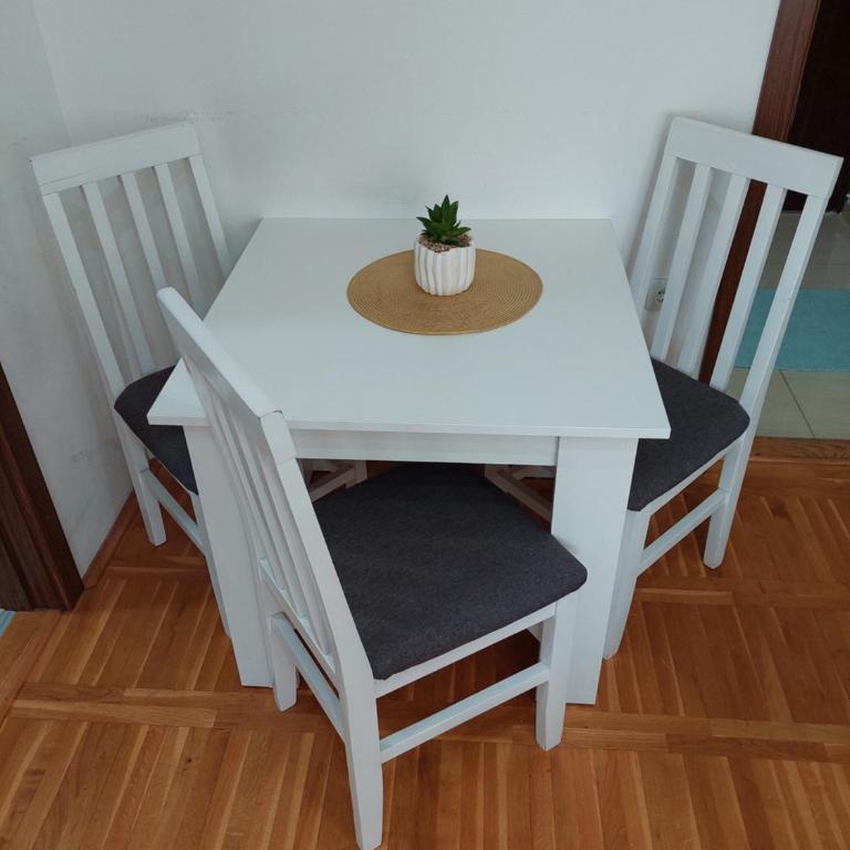 Smiley 2 - Subotica Centar - One-Bedroom Apartment - 11